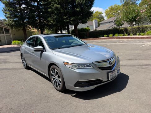 Used 2017 Acura TLX FWD image 4