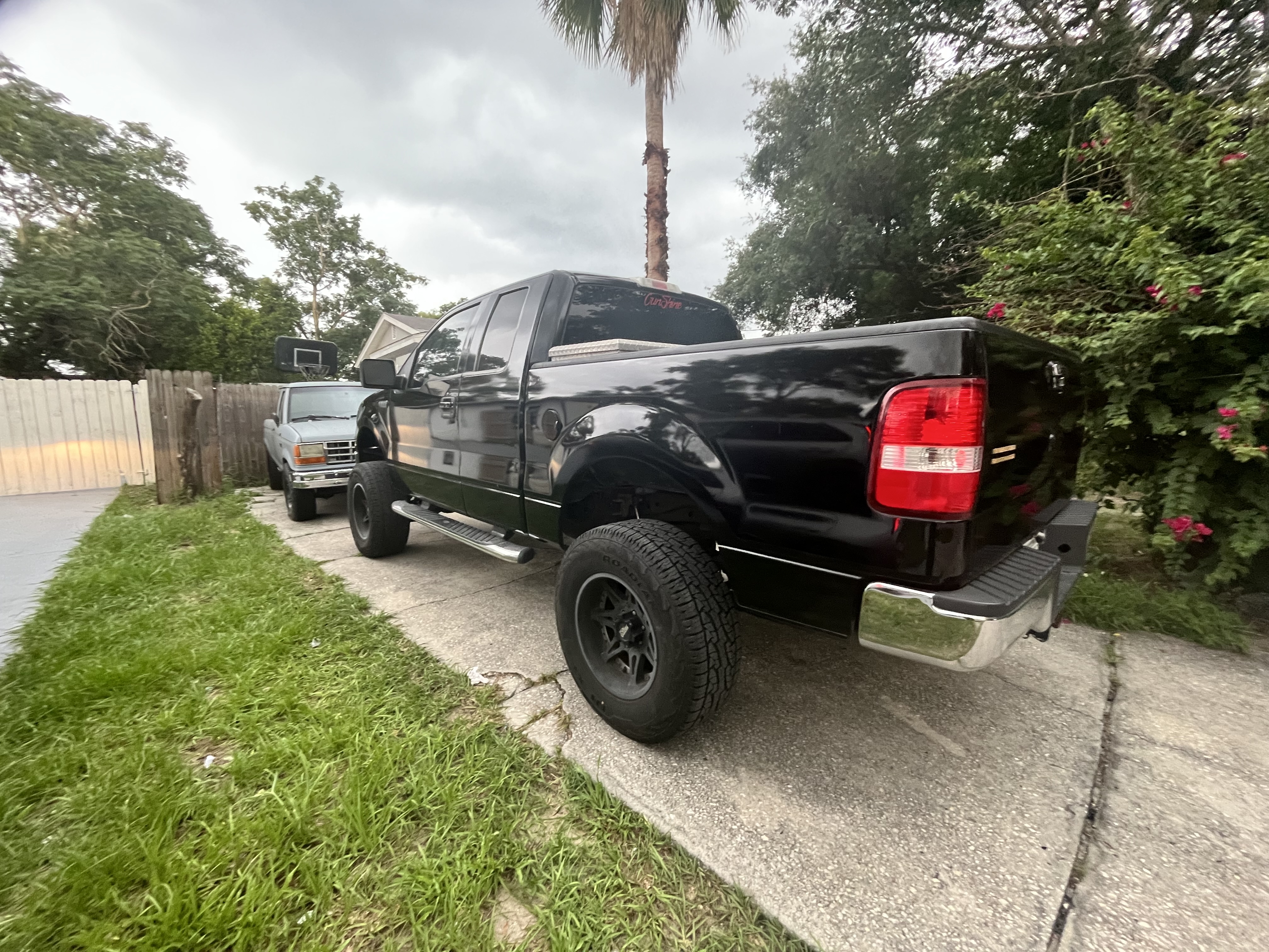 Used 2006 Ford F150 XLT AWD/4WD image 2