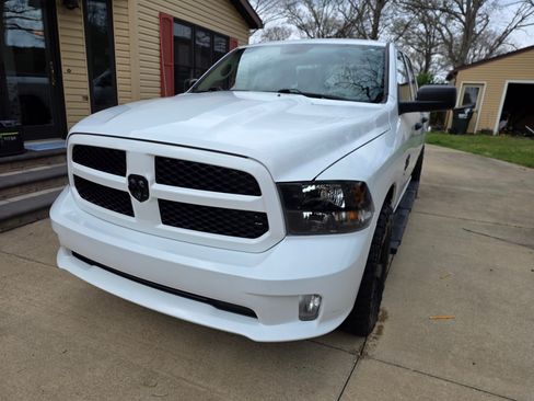 Used 2019 RAM 1500 Express w/ Express Value Package image 2