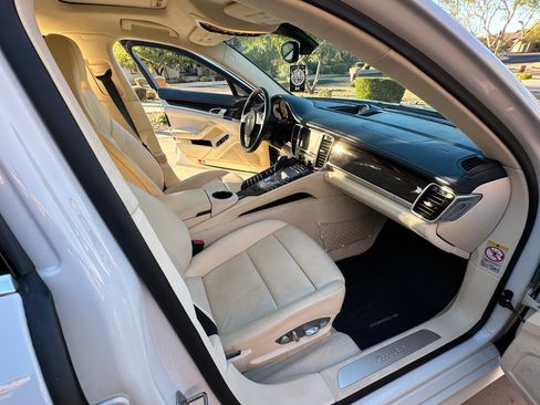 Used 2010 Porsche Panamera Turbo image 12