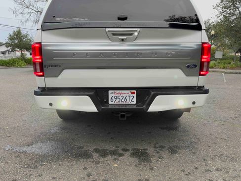 Used 2018 Ford F150 Platinum w/ Equipment Group 701A Luxury image 9