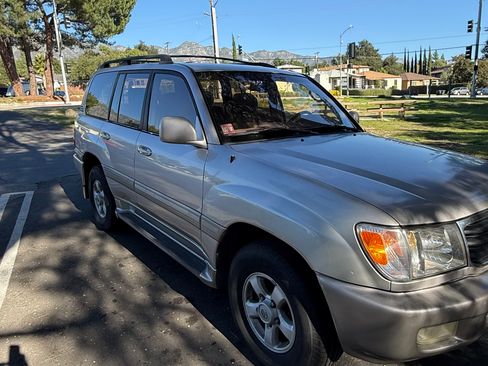 Used 2000 Toyota Land Cruiser image 2