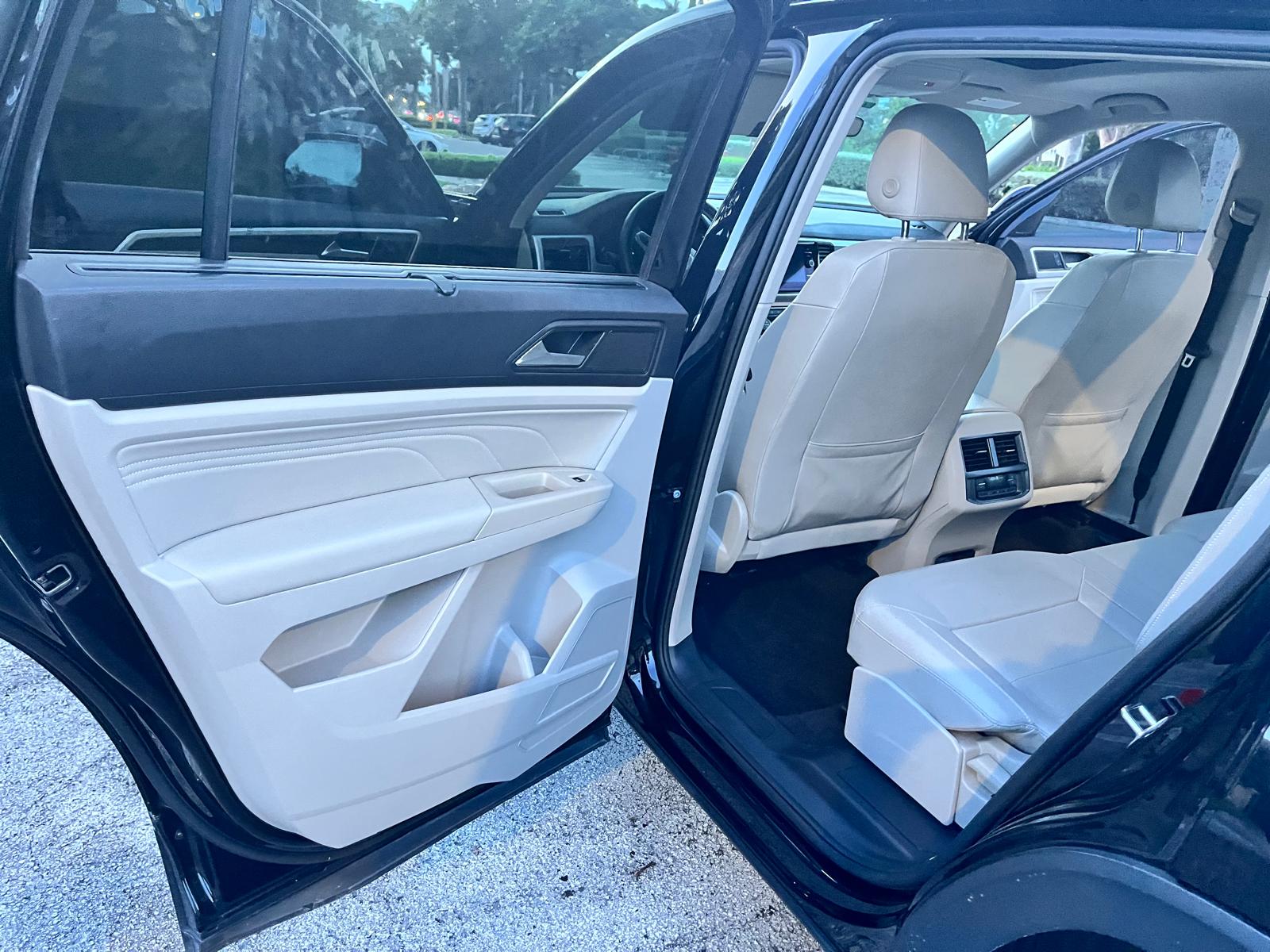 Used 2022 Volkswagen Atlas SE w/ Panoramic Sunroof Package FWD image 25