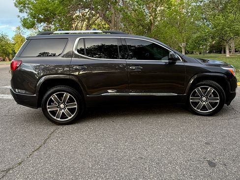 Used 2019 GMC Acadia Denali w/ Technology Package AWD/4WD image 2
