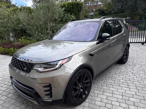 Used 2023 Land Rover Discovery HSE R-Dynamic AWD/4WD image 5