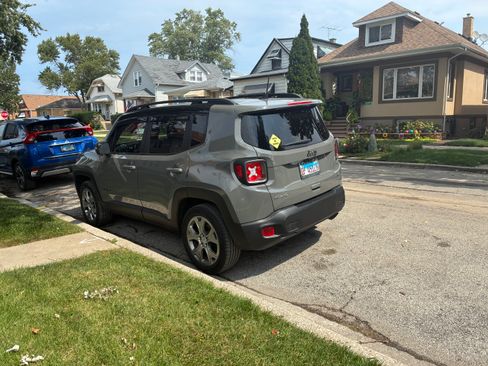 Used 2019 Jeep Renegade Limited AWD/4WD image 2