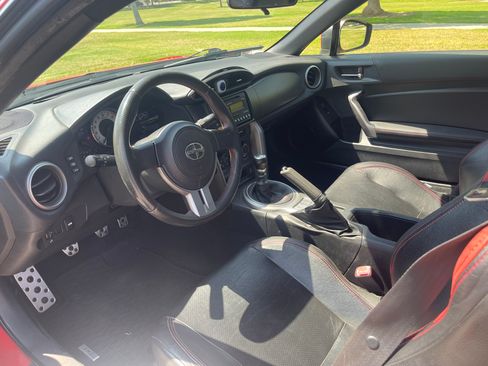 Used 2013 Scion FR-S image 5