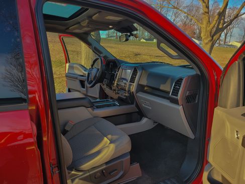 Used 2019 Ford F150 XLT w/ Equipment Group 302A Luxury image 21