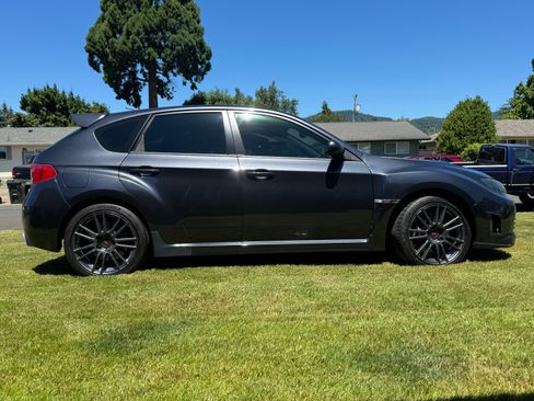Used 2010 Subaru Impreza WRX STI AWD/4WD image 6