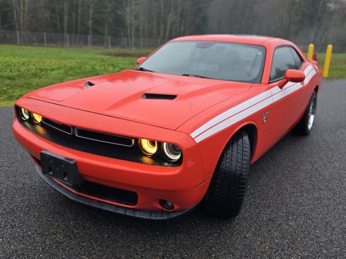 Used 2018 Dodge Challenger SXT Plus image 6