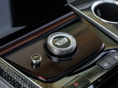 Used 2025 Cadillac Escalade V w/ LPO, ONYX Package image 27