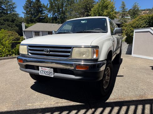 Used 1998 Toyota T100 SR5 AWD/4WD image 2