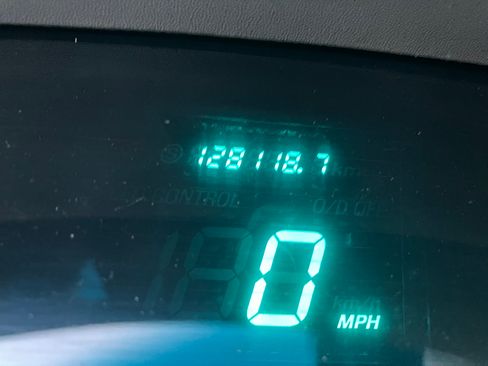 Used 1996 Lincoln Town Car Executive RWD image 23