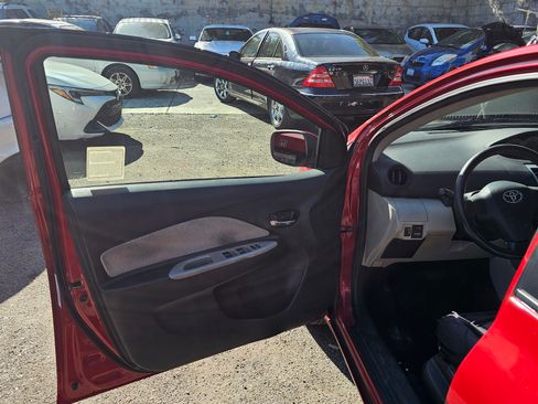 Used 2008 Toyota Yaris Sedan image 10