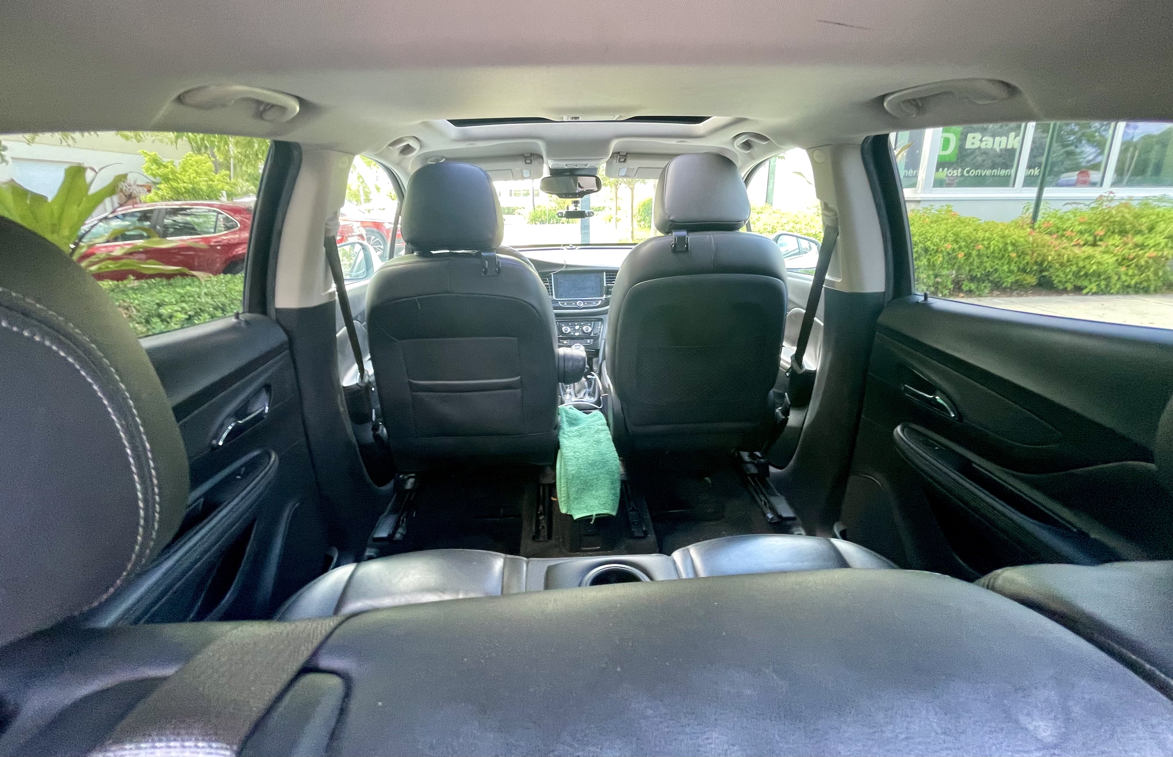 Used 2018 Buick Encore Essence FWD image 9