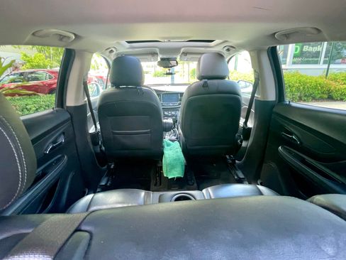 Used 2018 Buick Encore Essence FWD image 9
