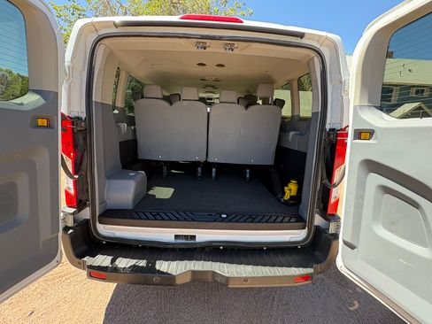 Used 2015 Ford Transit 350 XLT RWD image 5