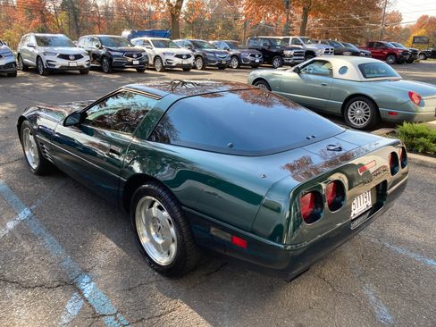 Used 1993 Chevrolet Corvette Coupe RWD image 17