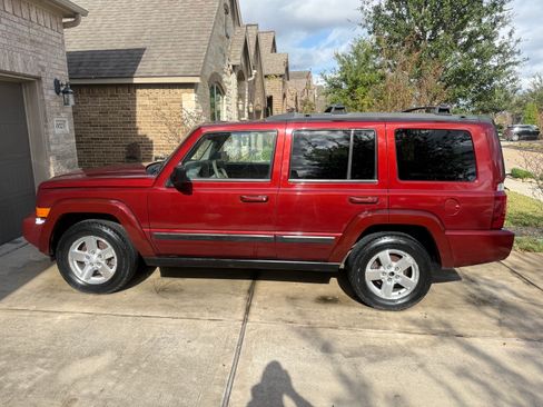 Used 2008 Jeep Commander Sport image 5