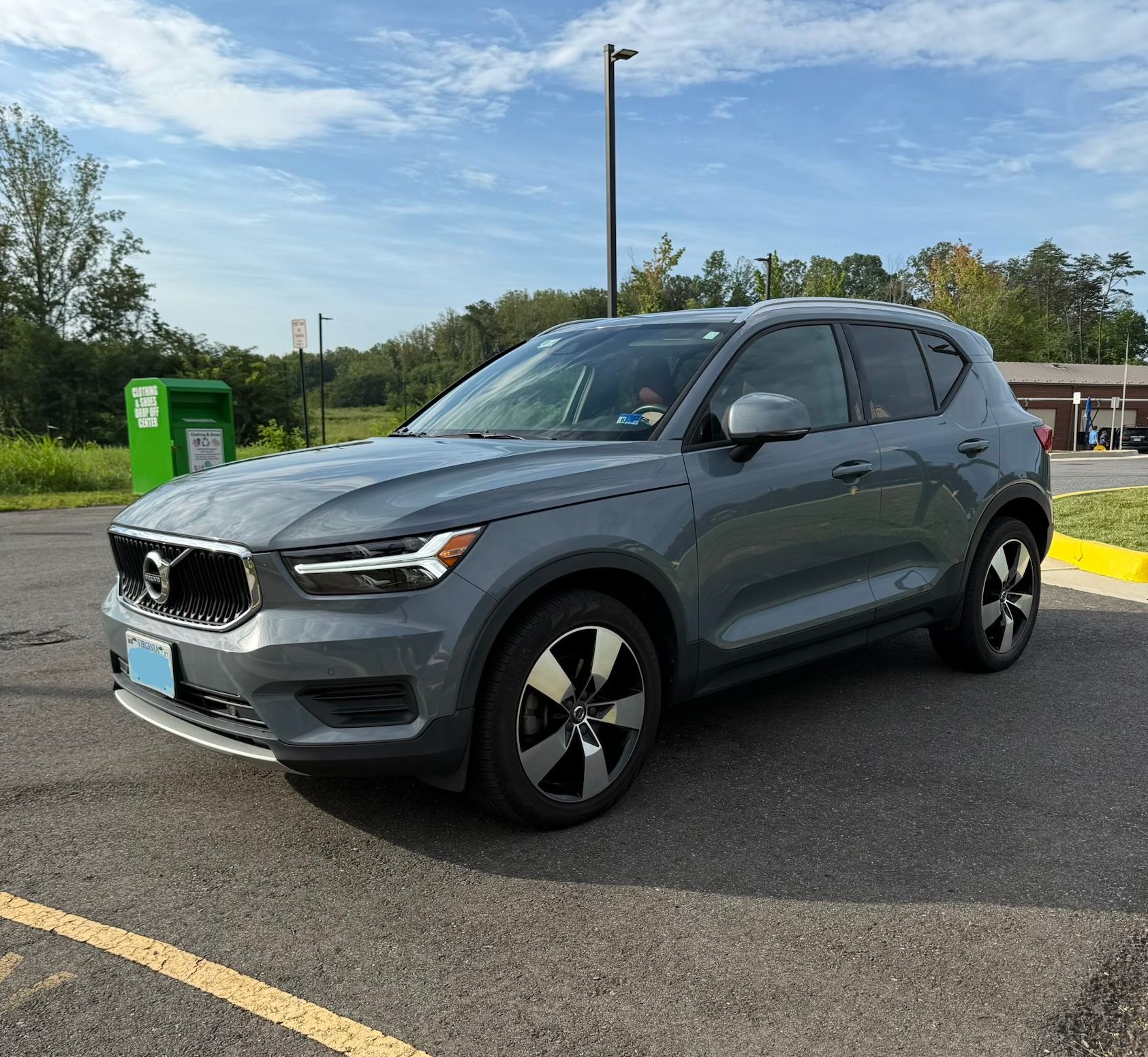 Used 2020 Volvo XC40 T5 Momentum AWD/4WD image 2
