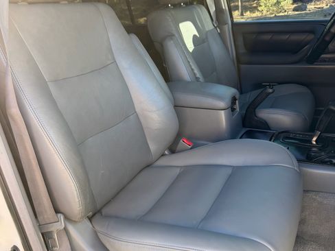 Used 2002 Toyota Land Cruiser AWD/4WD image 22