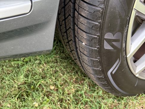 Used 2024 BMW X7 xDrive40i w/ Executive Package image 12