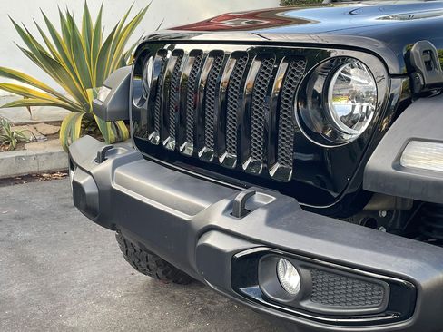 Used 2023 Jeep Wrangler Sport AWD/4WD image 9