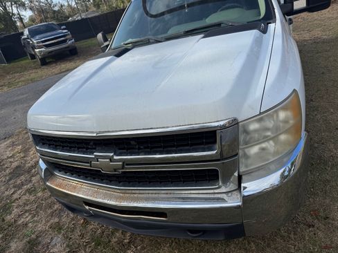 Used 2010 Chevrolet Silverado 2500 W/T image 2
