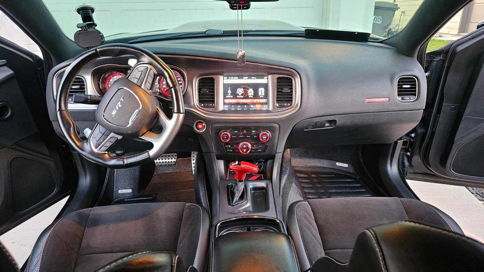Used 2018 Dodge Charger SRT Hellcat RWD image 1