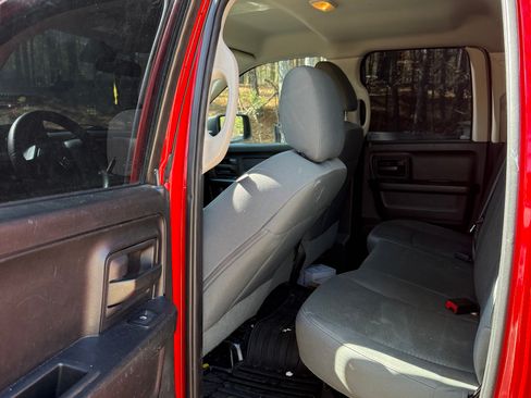 Used 2015 RAM 1500 Express image 11