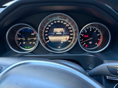 Used 2014 Mercedes-Benz E 350 E 350 4MATIC Sedan 4D image 10