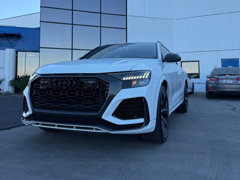 Used 2021 Audi RS Q8 Sport Utility 4D image 1