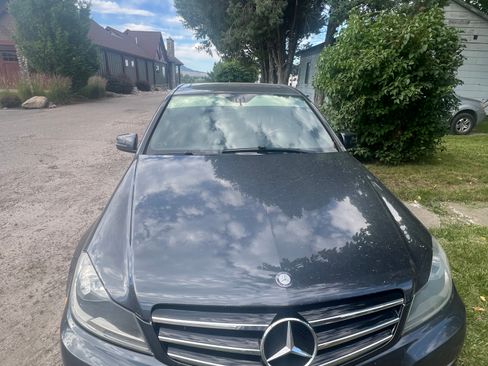 Used 2014 Mercedes-Benz C 300 4MATIC Sedan image 4