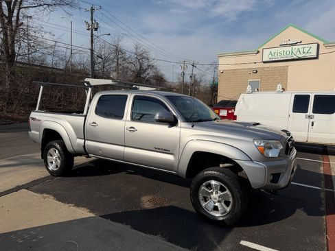 Used 2014 Toyota Tacoma 4x4 Double Cab w/ TRD Sport Package image 1