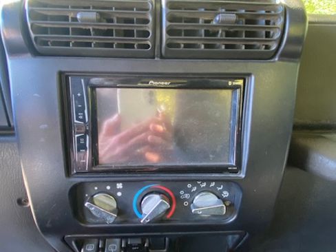 Used 2005 Jeep Wrangler X image 11