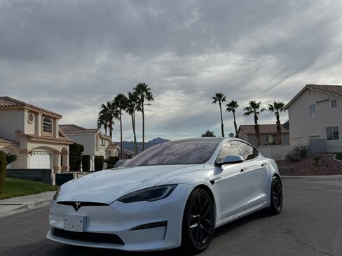 Used 2022 Tesla Model S Standard Range image 1