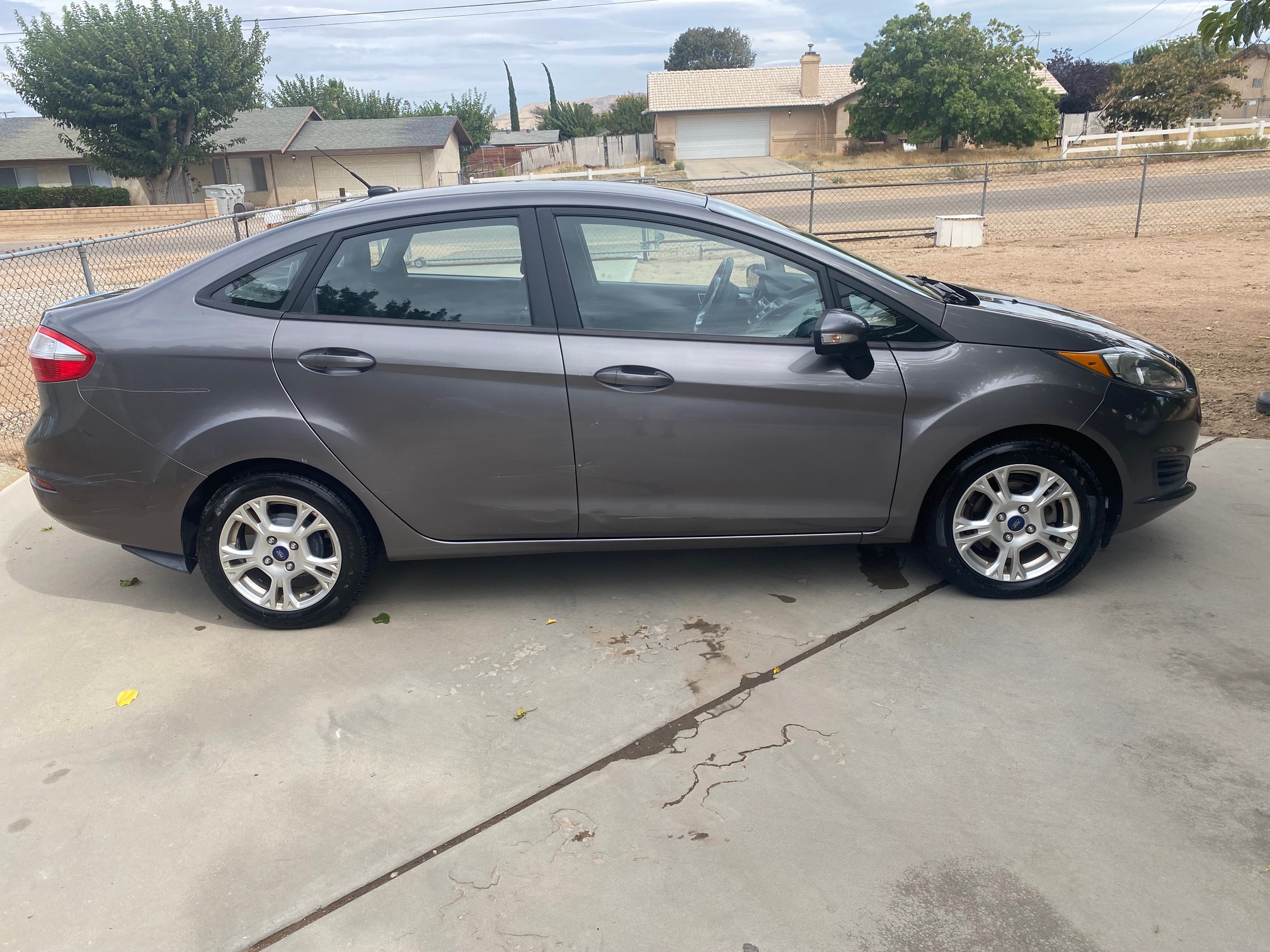 Used 2014 Ford Fiesta SE FWD image 1