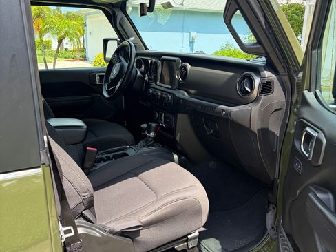 Used 2022 Jeep Wrangler Sport AWD/4WD image 14