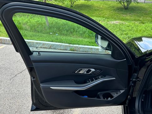 Used 2019 BMW 330i xDrive Sedan w/ Driving Assistance Package AWD/4WD image 14