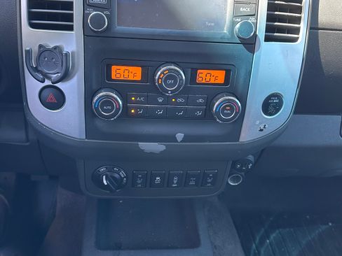 Used 2018 Nissan Frontier PRO-4X AWD/4WD image 16