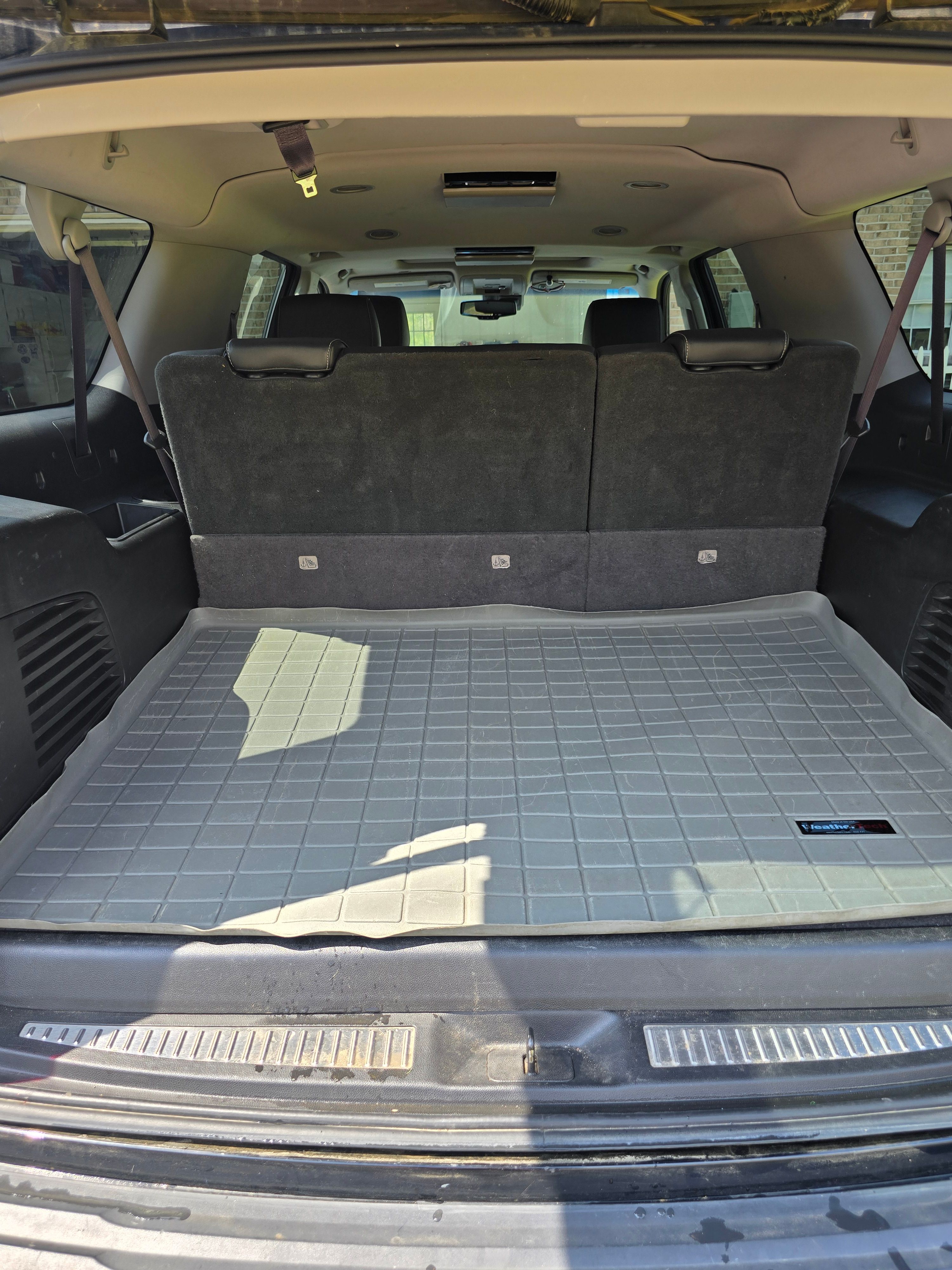 Used 2016 Chevrolet Suburban LT w/ Luxury Package RWD image 12