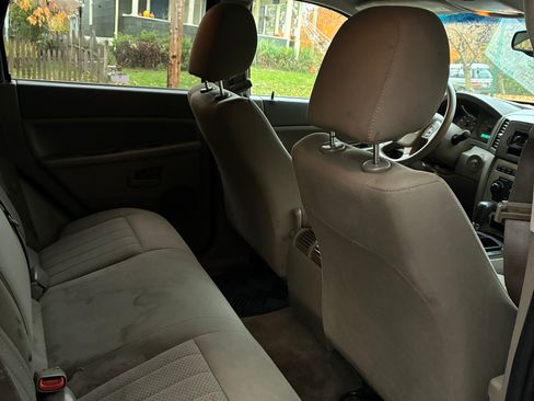 Used 2005 Jeep Grand Cherokee Laredo image 8