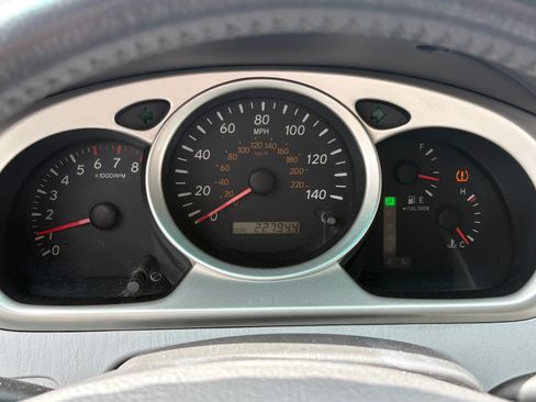 Used 2006 Toyota Highlander 4WD V6 w/ 3rd Row image 8