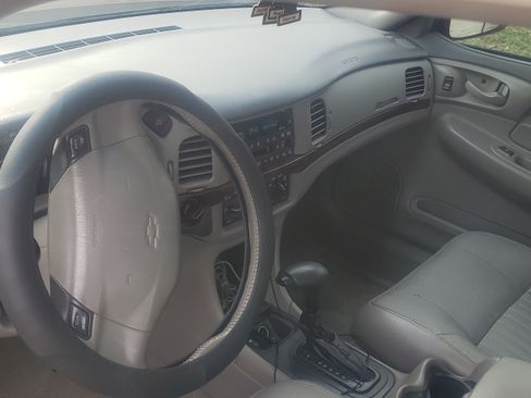 Used 2002 Chevrolet Impala LS w/ Seating Comfort Pkg image 12