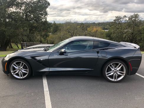 Used 2019 Chevrolet Corvette Stingray Z51 Coupe 2D image 1