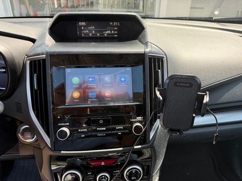 Used 2022 Subaru Forester Premium image 11