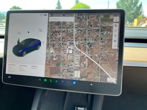 Used 2022 Tesla Model 3 Long Range AWD/4WD image 10