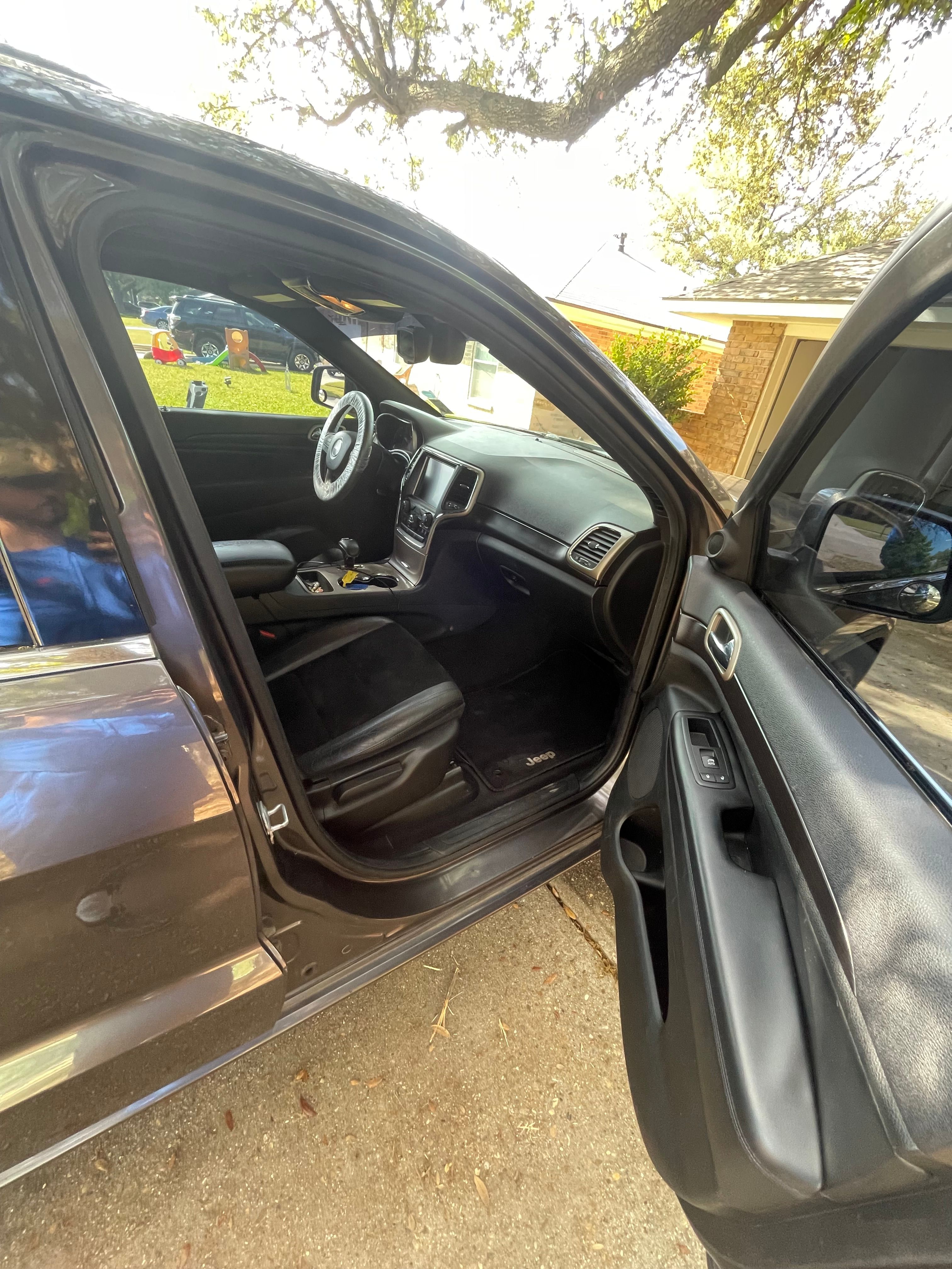 Used 2014 Jeep Grand Cherokee Altitude RWD image 4