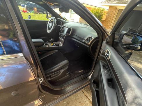 Used 2014 Jeep Grand Cherokee Altitude image 4