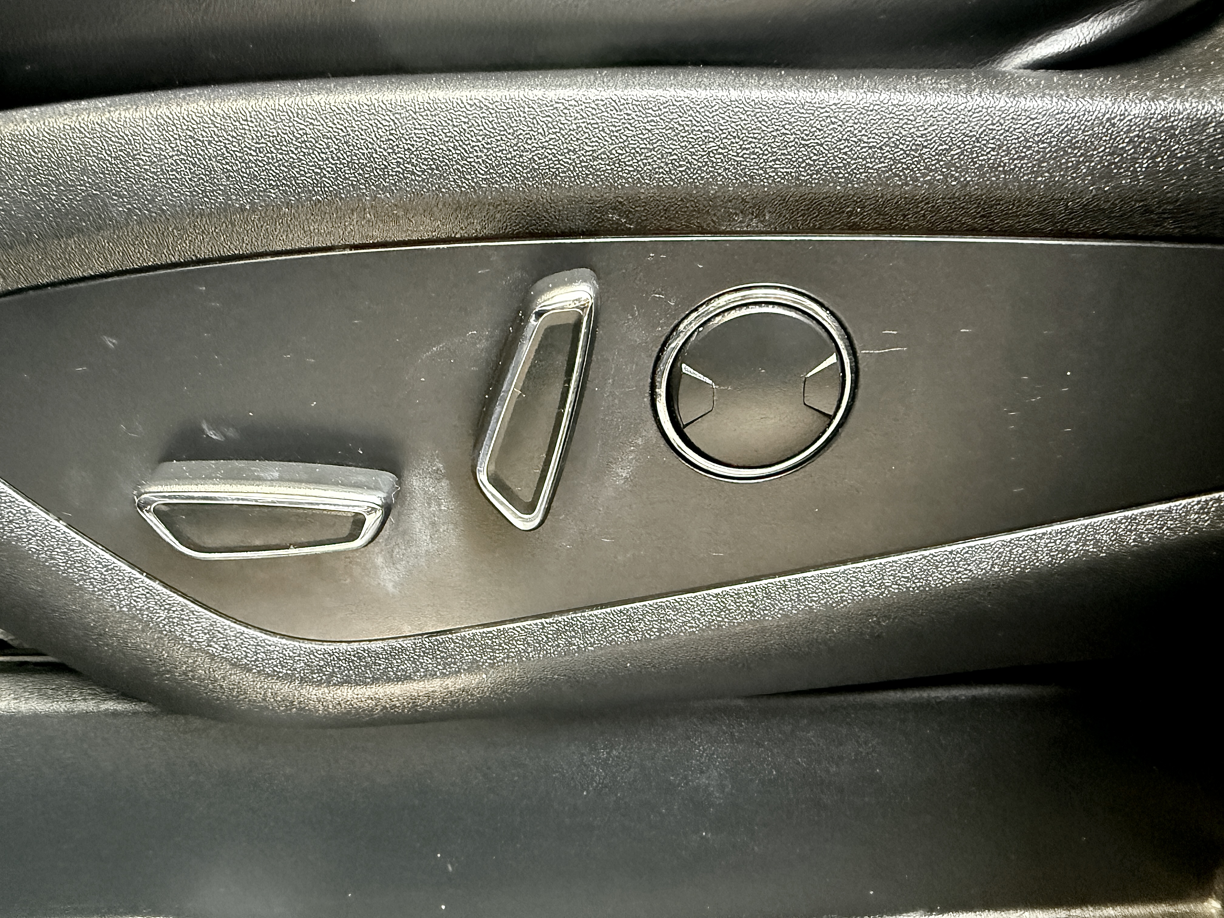 Used 2016 Lincoln MKC Select w/ Select Plus Package FWD image 17